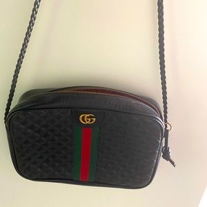 Black Gucci Purse Crossbody Size: 10 x 6.5 x 2.5 inches